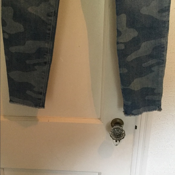 GAP blue camo jeans - Picture 2 of 10